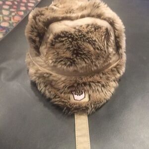 Sand cassel kids hat super cute.